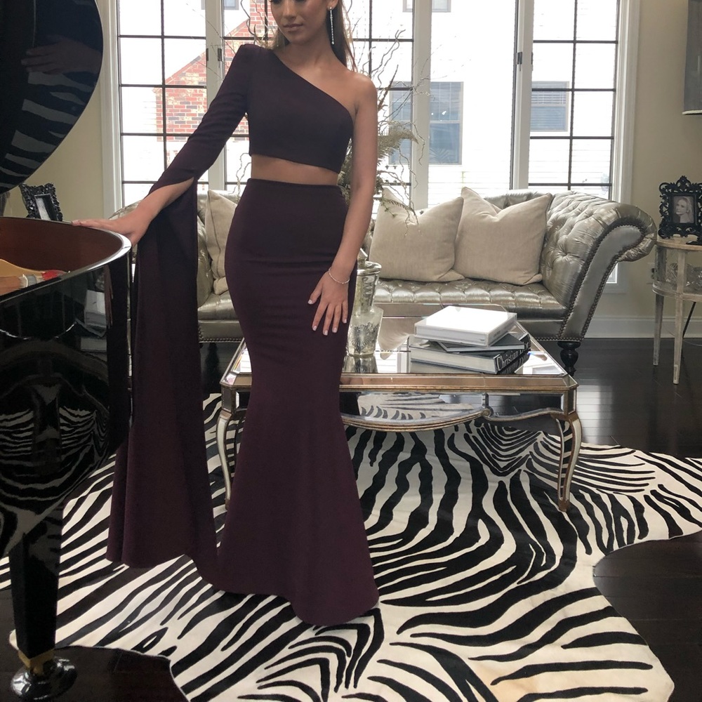 Portia & Scarlett Plum Two Piece Gown Size 0